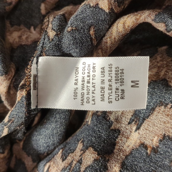 Leopard print Drop Sleeve Medium Tunic - Picture 6 of 6